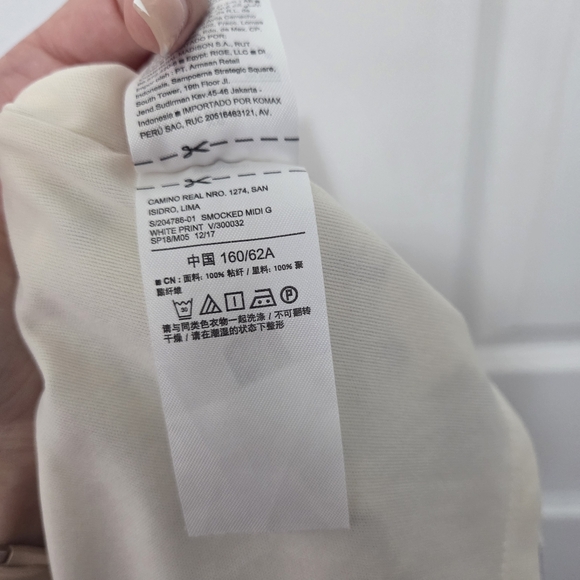 Old Navy San Francisco Cream Blue Floral Smocked Pull on Midi Skirt Size XS Boho - Picture 9 of 10